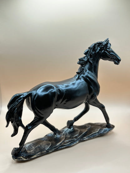 Horse Resin Statue – 27.5 cm Elegant Equestrian Figurine for Home & Office Décor | Nestora Arts