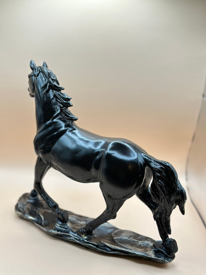 Horse Resin Statue – 27.5 cm Elegant Equestrian Figurine for Home & Office Décor | Nestora Arts