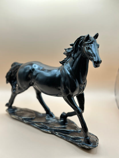 Horse Resin Statue – 27.5 cm Elegant Equestrian Figurine for Home & Office Décor | Nestora Arts