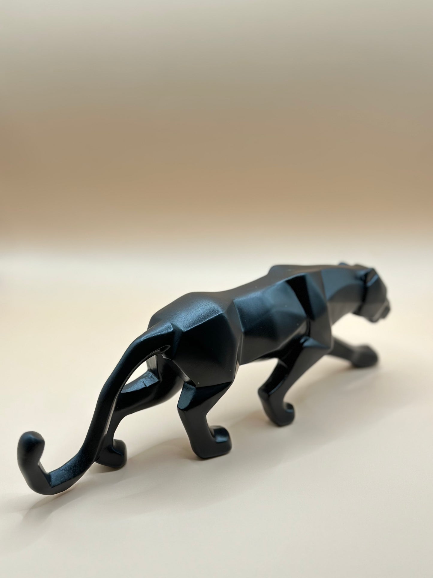 Geometric Leopard Statue – 24.5 cm Modern Resin Animal Ornament for Home & Office Décor | Nestora Arts