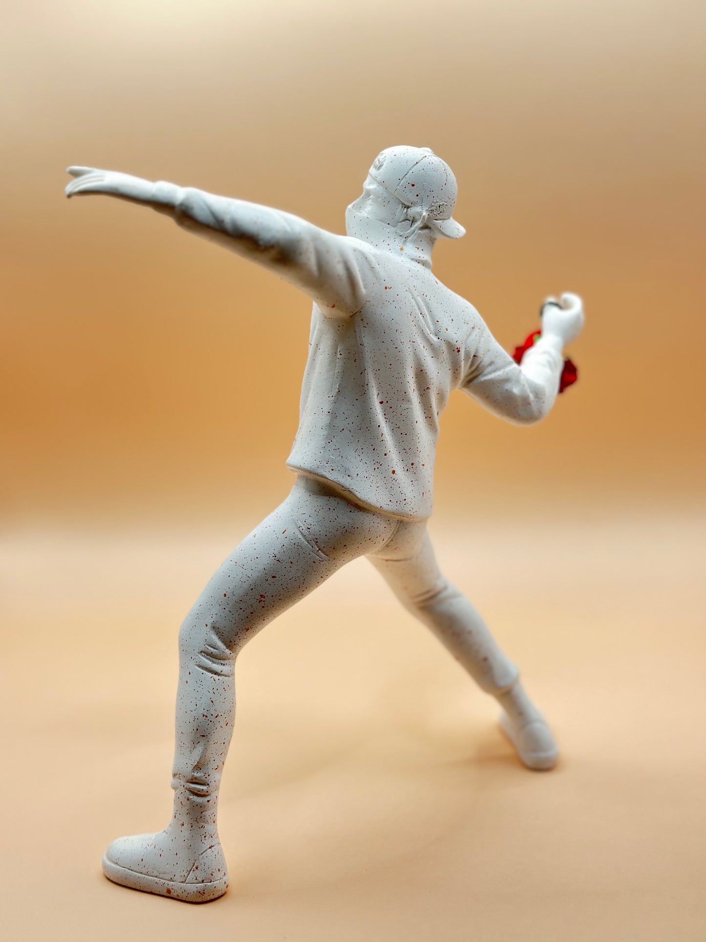 Dynamic Male Athlete Statue with Rose – 21 cm Sports-Themed Sculpture for Home & Office Décor | Nestora Arts