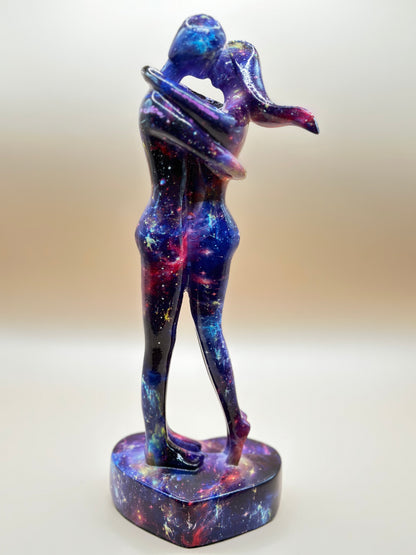 Romantic Couple Sculpture – 26.5 cm Starry Sky Resin Figurine for Home Décor, Wedding & Valentine’s Gifts | Nestora Arts