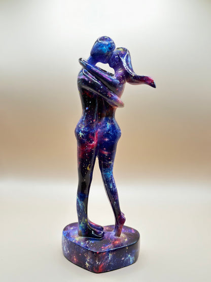 Romantic Couple Sculpture – 26.5 cm Starry Sky Resin Figurine for Home Décor, Wedding & Valentine’s Gifts | Nestora Arts