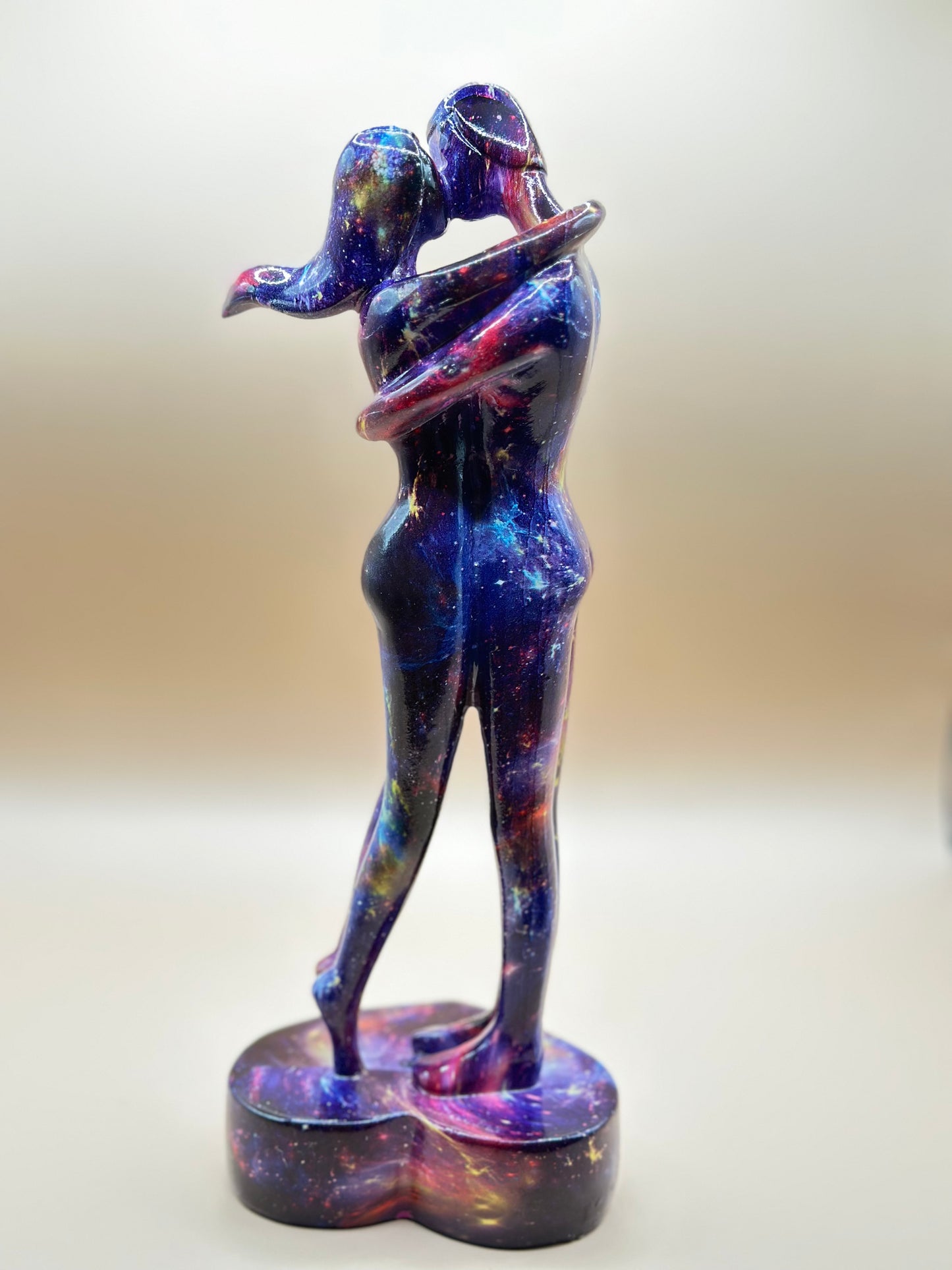 Romantic Couple Sculpture – 26.5 cm Starry Sky Resin Figurine for Home Décor, Wedding & Valentine’s Gifts | Nestora Arts
