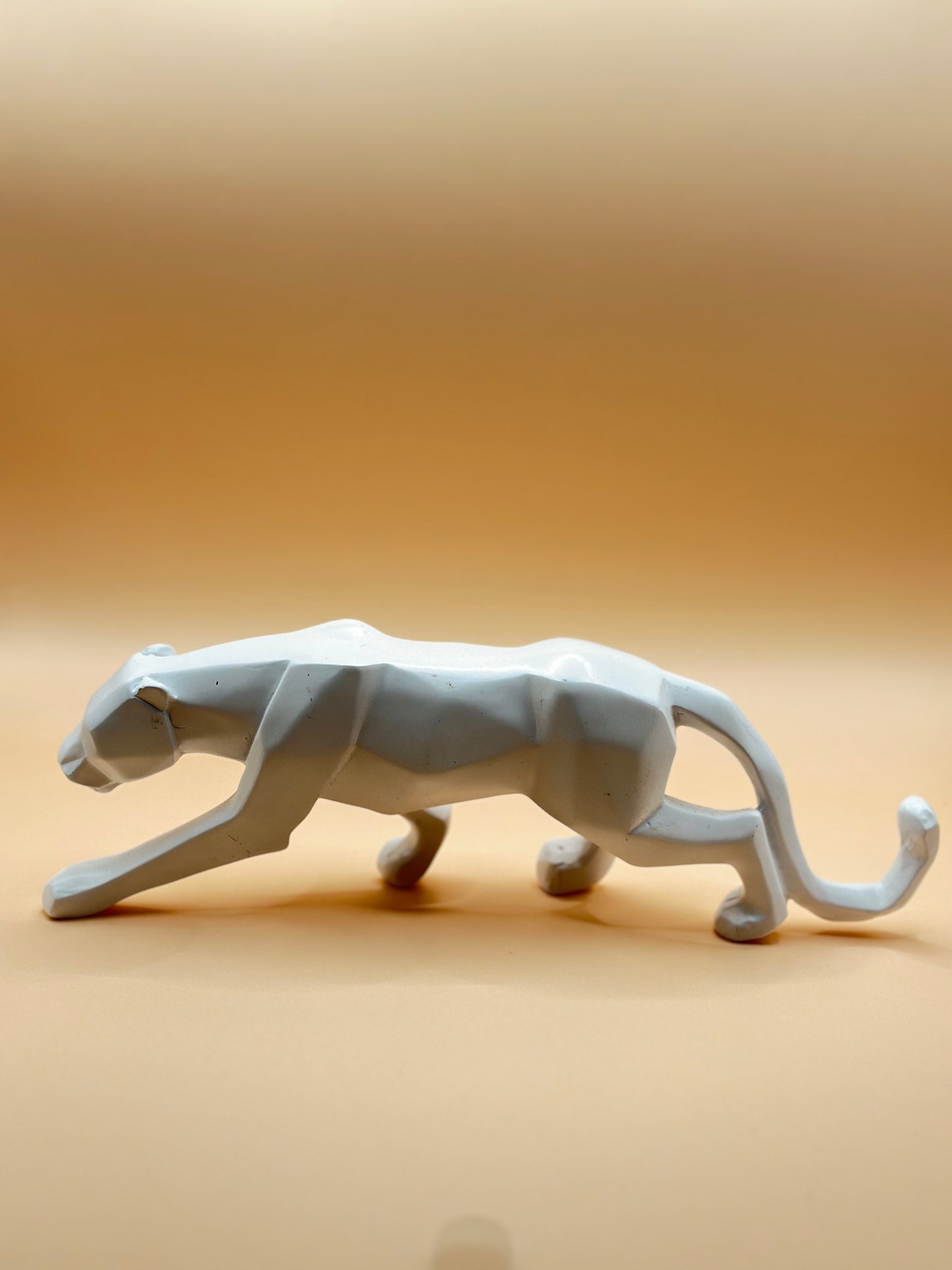 Geometric Leopard Statue – 24.5 cm Modern Resin Animal Ornament for Home & Office Décor | Nestora Arts