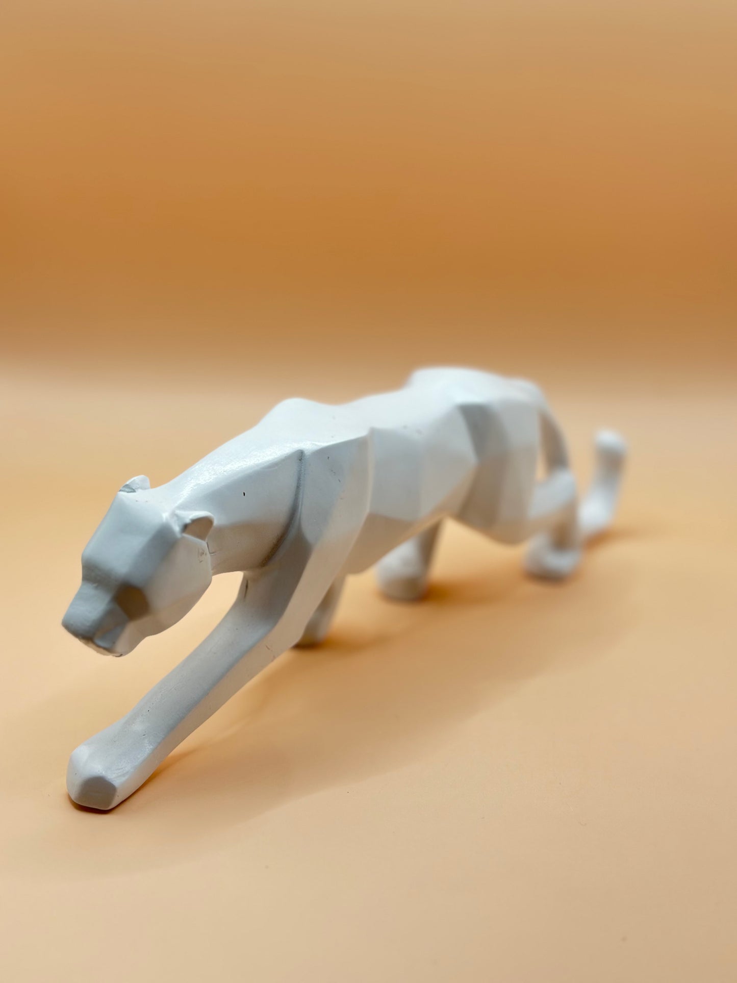 Geometric Leopard Statue – 24.5 cm Modern Resin Animal Ornament for Home & Office Décor | Nestora Arts