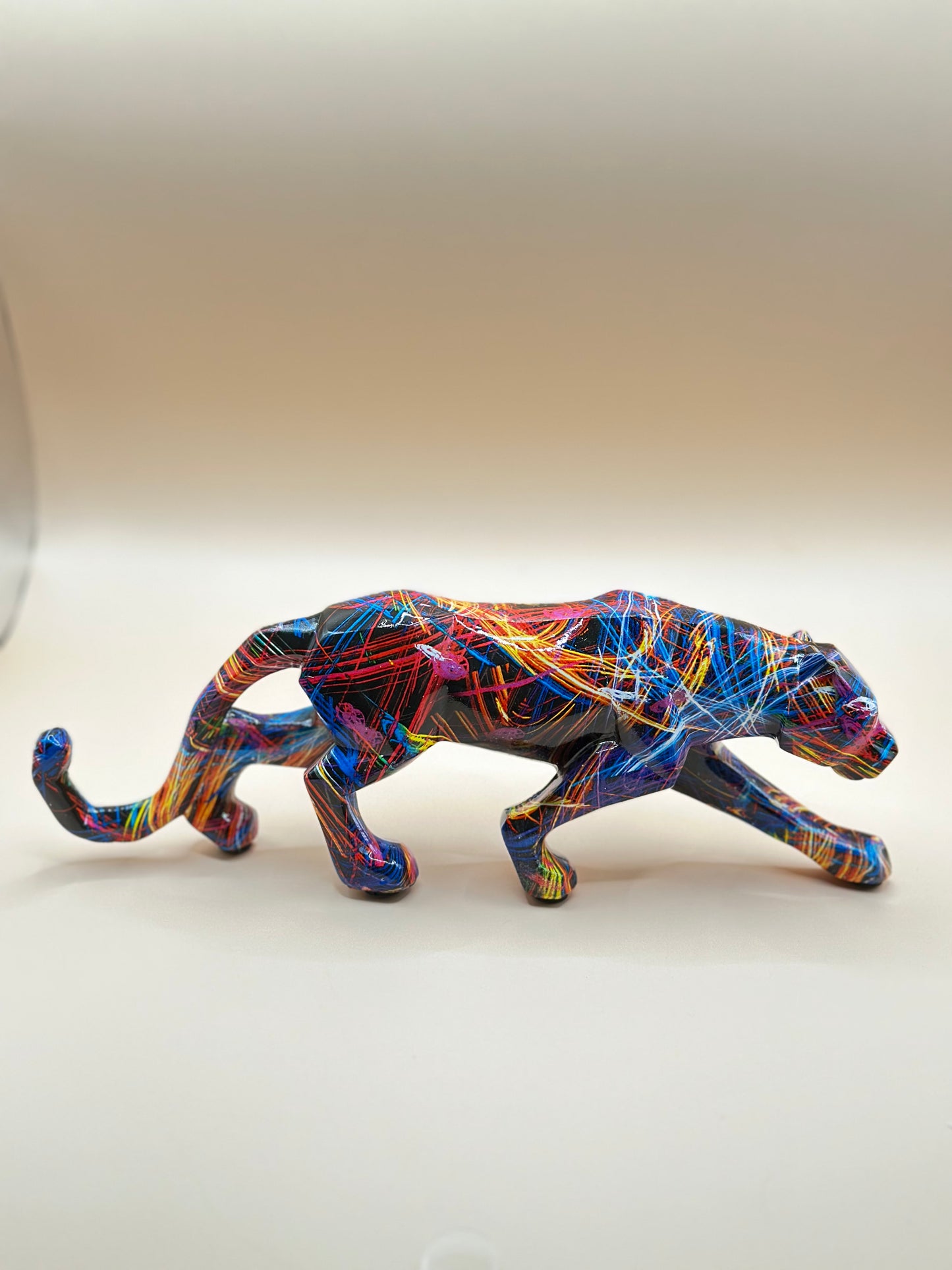 Geometric Leopard Statue – 24.5 cm Modern Resin Animal Ornament for Home & Office Décor | Nestora Arts